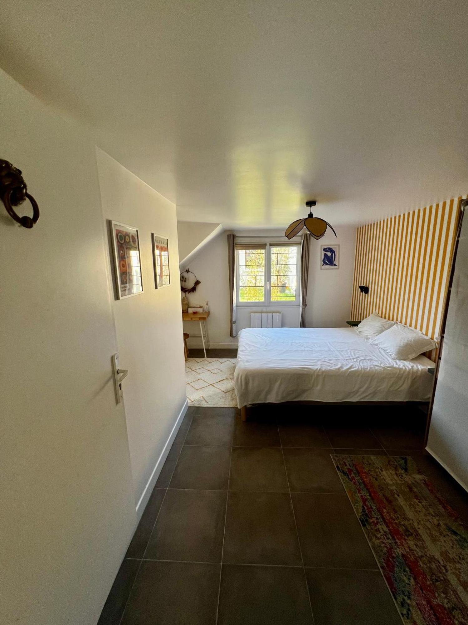 Chambre Dans Maison Meuliere Avec Jardin Chelles  Exterior foto
